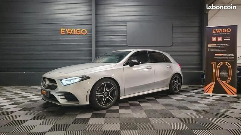 Gris Utilisé 2020 Mercedes A200 AMG line Berline | 27 990 € (Prix juste) - Image 1/4