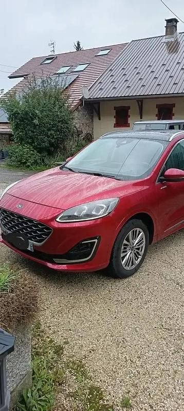 Rouge Utilisé 2021 Ford Kuga Vignale SUV | 26 990 € (Prix juste) - Image 1/4