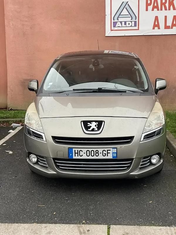 Utilisé 2012 Peugeot 5008 Allure Monospace | 3 300 € - Image 1/4