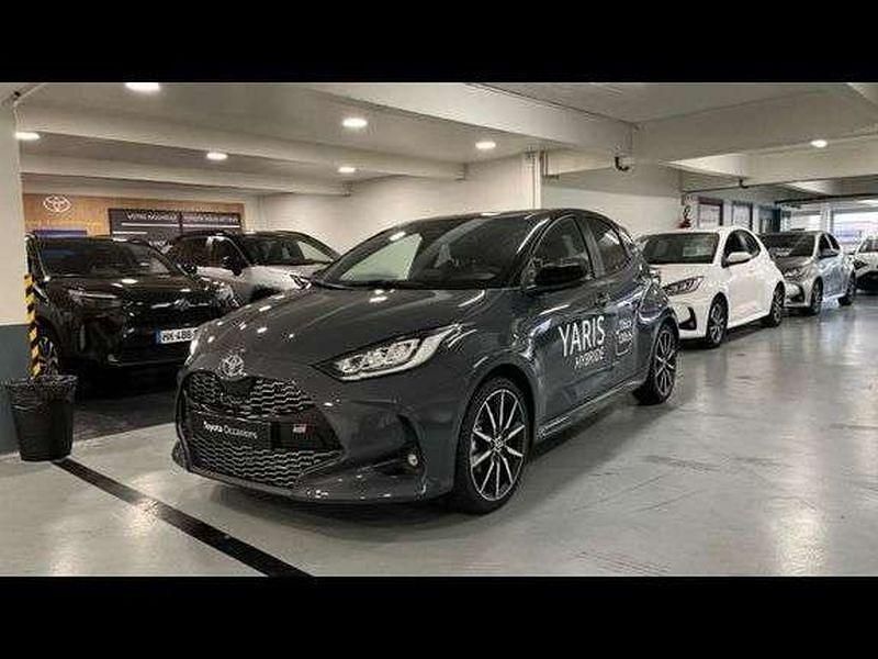 Occasion 2025 Toyota Yaris Hybrid Sport Berline | 26 990 € (Prix juste) - Image 1/1