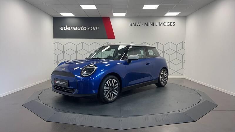 Bleue Utilisé 2024 Mini Cooper Classic Citadine | 33 500 € (Prix cher) - Image 1/3
