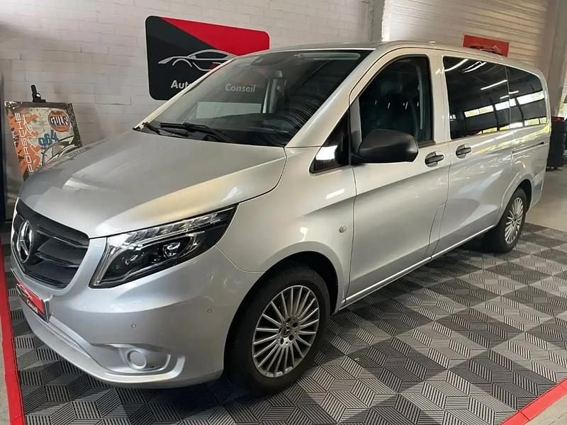 Gris Occasion 2022 Mercedes Vito Van | 43 900 € - Image 1/4
