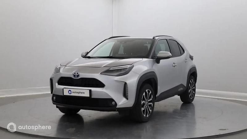 Gris Utilisé 2022 Toyota Yaris Cross Design SUV | 21 599 € (Bon prix) - Image 1/4