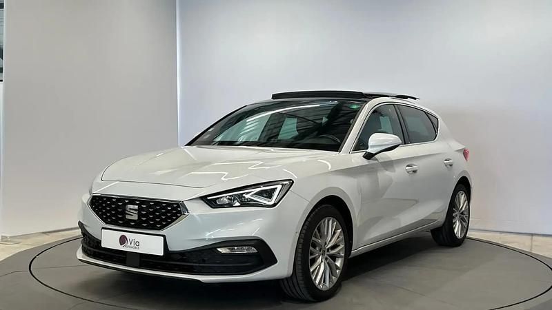 Blanc Utilisé 2021 Seat Leon XCELLENCE Berline | 15 990 € (Prix juste) - Image 1/4