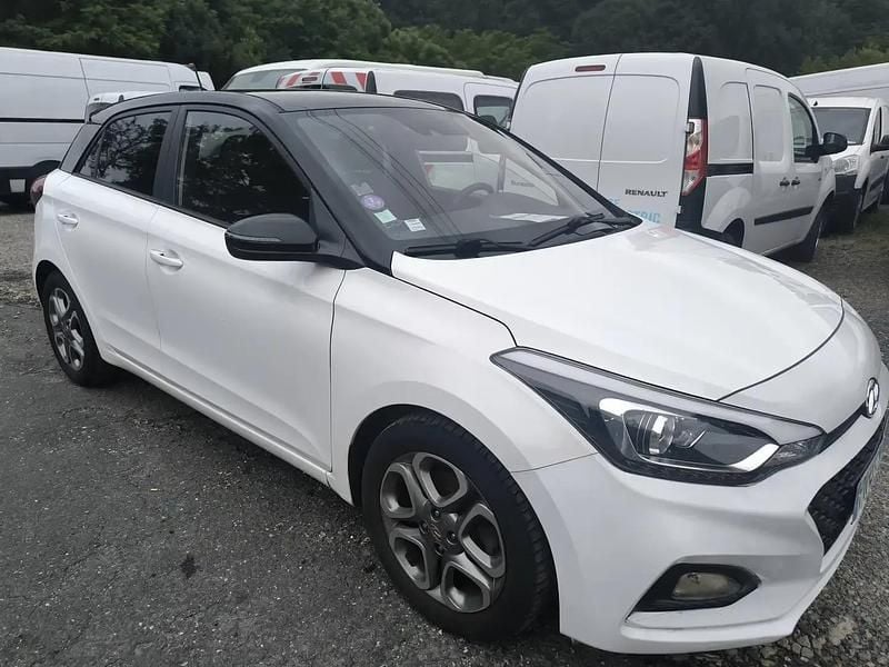 Blanc Utilisé 2019 Hyundai i20 Cabriolet | 10 980 € - Image 1/4