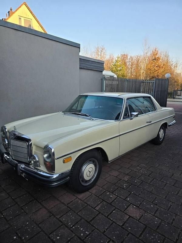 Beige Utilisé 1972 Mercedes 250 Coupé | 23 900 € - Image 1/4