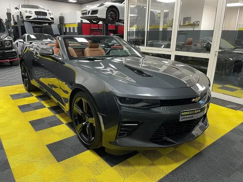 Gris Utilisé 2018 Chevrolet Camaro Cabriolet | 51 990 € - Image 1/4