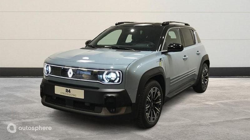 Bleu Utilisé 2025 Renault 4 E-Tech Techno SUV | 34 799 € (Prix juste) - Image 1/4