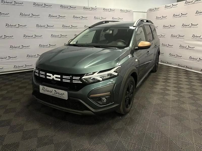 Vert Utilisé 2023 Dacia Jogger Extreme Monospace | 19 990 € (Prix juste) - Image 1/4