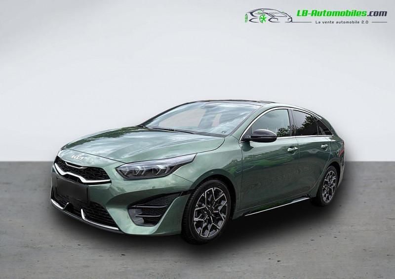 Utilisé 2023 Kia ProCeed Citadine | 31 800 € (Prix juste) - Image 1/4