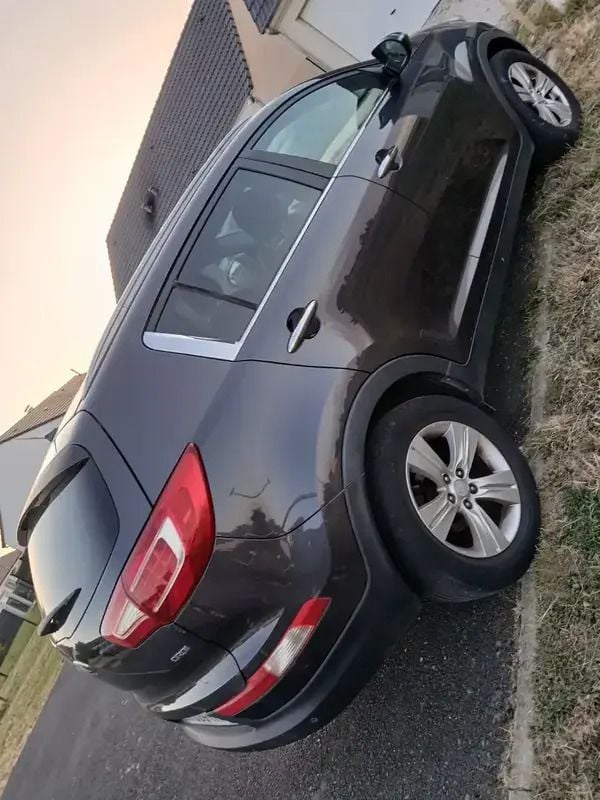 Utilisé 2012 Kia Sportage SUV | 5 800 € (Prix juste) - Image 1/4