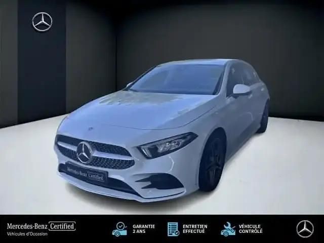 Blanc Utilisé 2022 Mercedes A180 AMG line Berline | 26 990 € (Prix juste) - Image 1/4