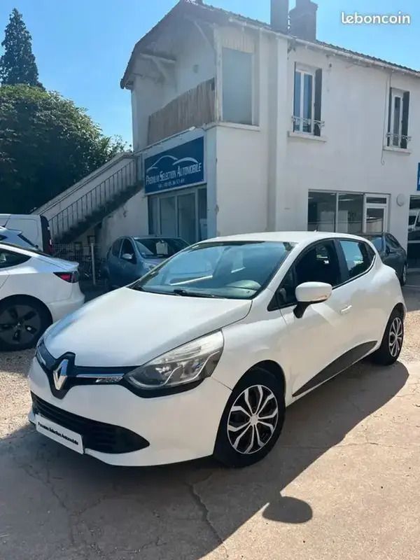 Blanc Utilisé 2013 Renault Clio IV Berline | 6 990 € (Prix juste) - Image 1/4