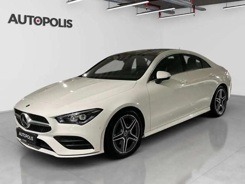 Blanc Occasion 2021 Mercedes CLA200 AMG line Berline | 30 990 € (Prix juste) - Image 1/4
