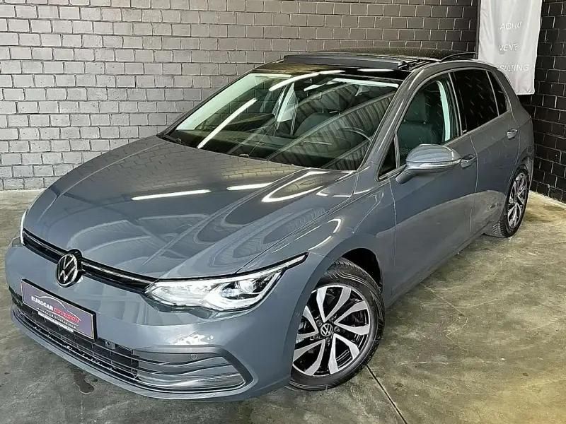 Gris Utilisé 2024 VW Golf VIII Life Berline | 31 784 € (Prix assez cher) - Image 1/4