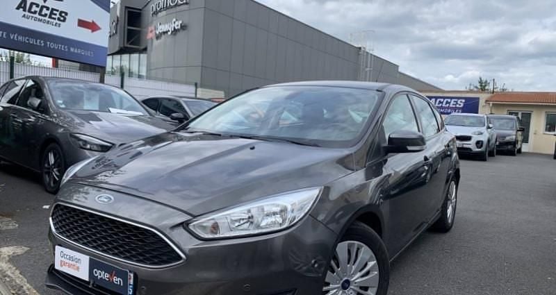 Utilisé 2015 Ford Focus Trend Berline | 7 890 € (Prix cher) - Image 1/4