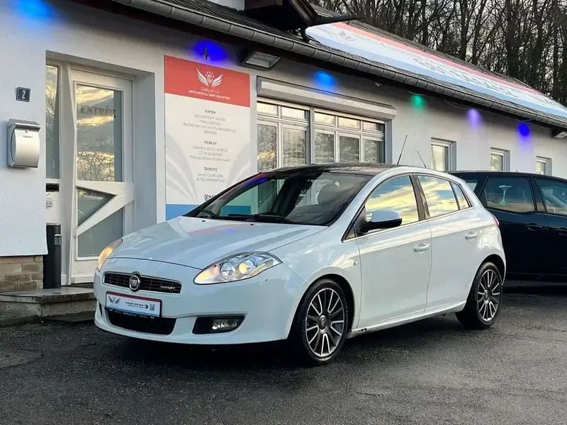 Blanc Utilisé 2008 Fiat Bravo Dynamic Citadine | 2 999 € - Image 1/4