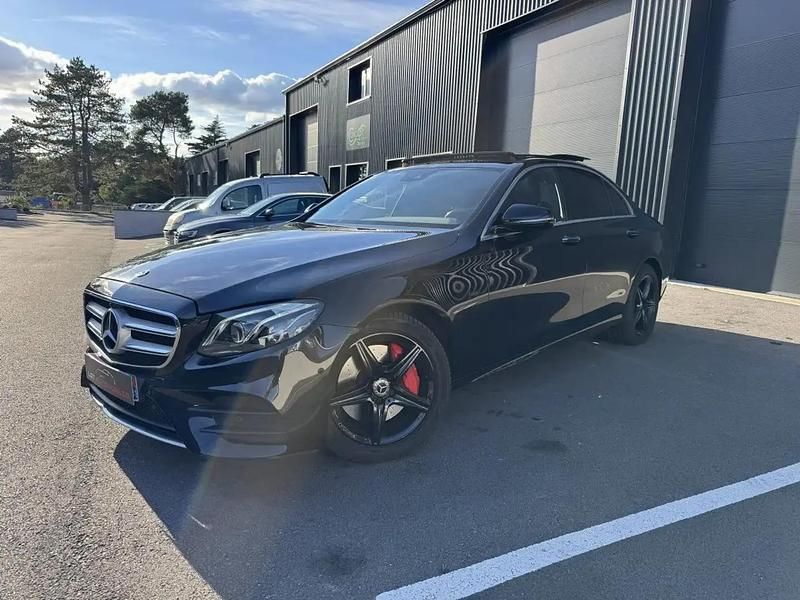 Noir Utilisé 2020 Mercedes E300 AMG line Berline | 36 490 € - Image 1/4