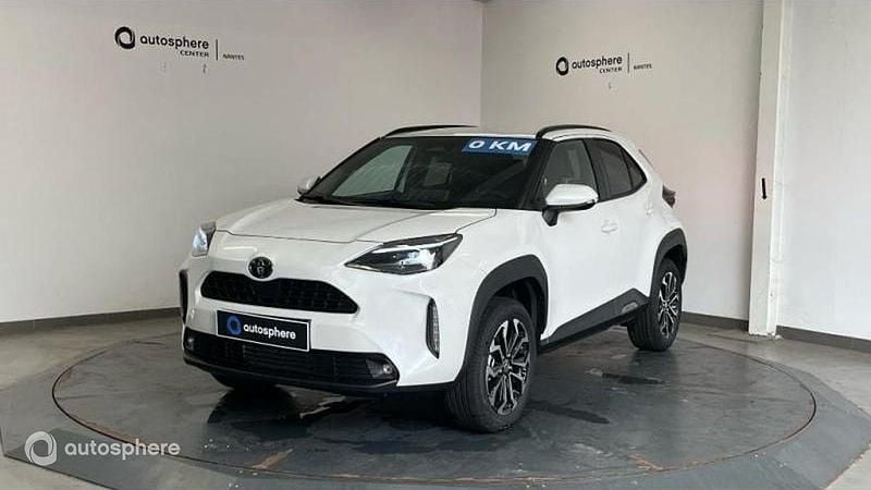Blanc Nouvelle 2025 Toyota Yaris Hybrid Design SUV | 27 499 € (Prix juste) - Image 1/4