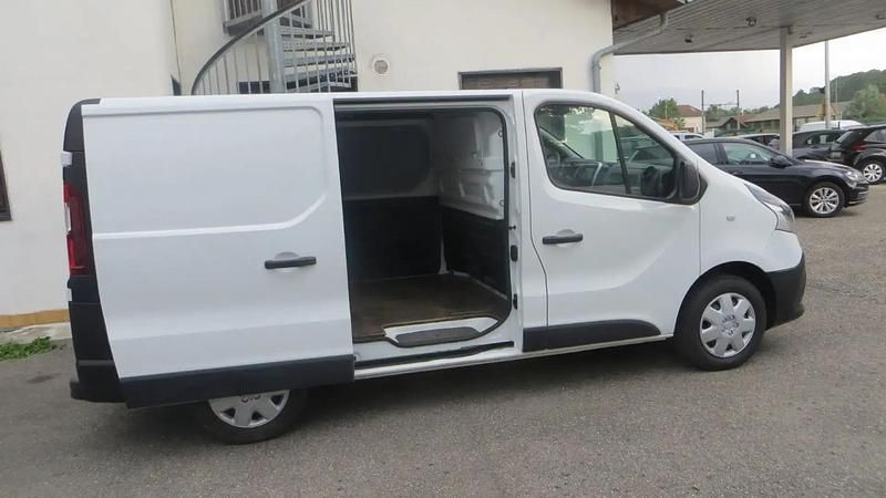 Blanc Utilisé 2017 Renault Trafic Van | 13 333 € (Super prix) - Image 1/4