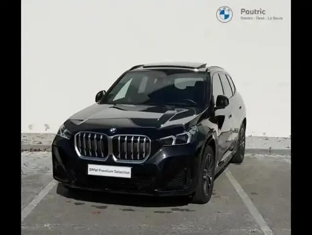 Saphirschwarz métal Utilisé 2025 BMW X1 M Sport SUV | 43 900 € (Prix cher) - Image 1/4