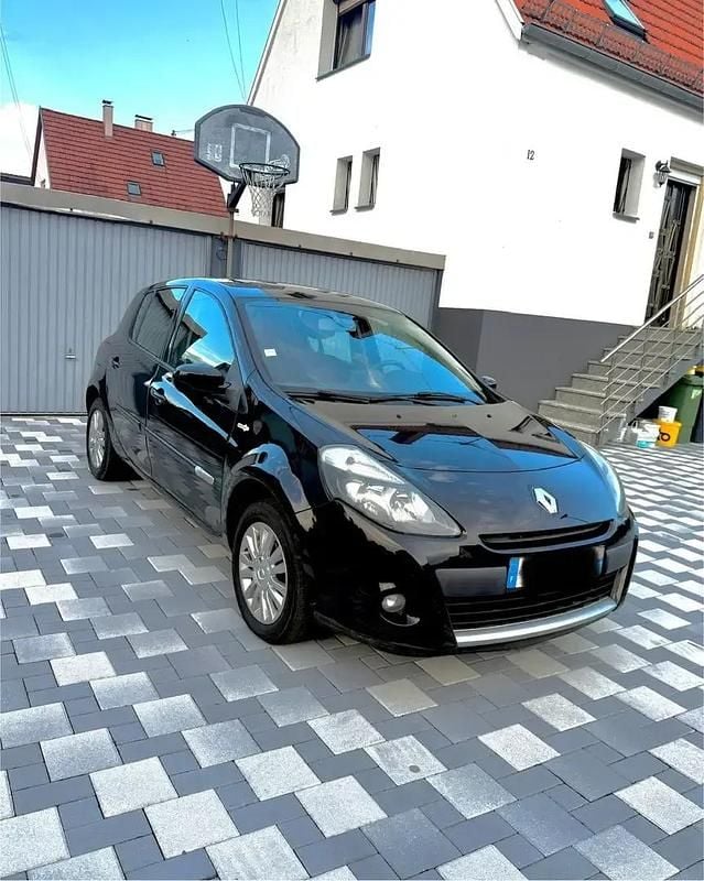 Utilisé 2012 Renault Clio III Berline | 4 900 € (Prix juste) - Image 1/4