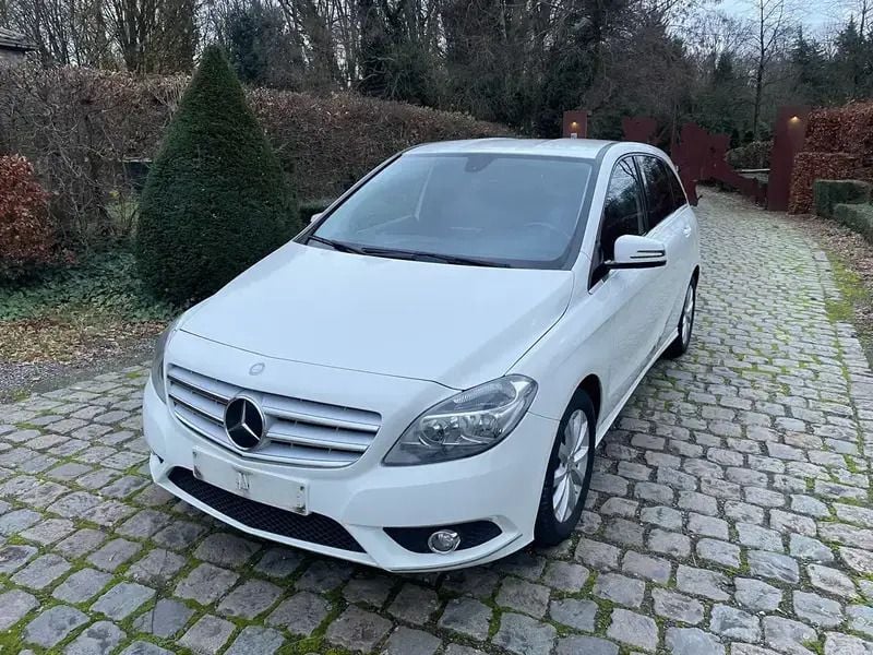 Utilisé 2013 Mercedes B180 Monospace | 8 950 € (Prix cher) - Image 1/4