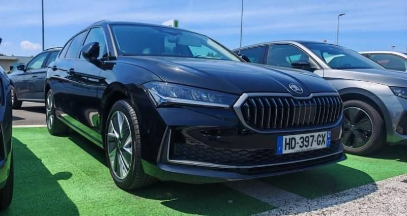 Utilisé 2025 Skoda Superb Selection Break | 45 990 € (Prix cher) - Image 1/4