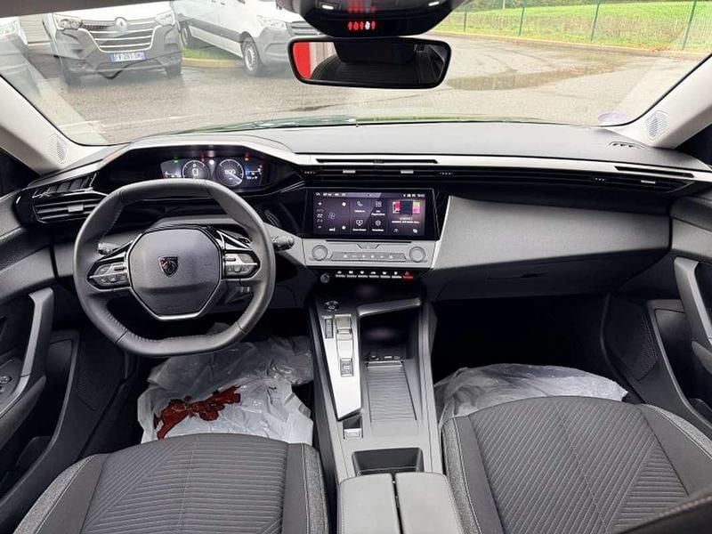 Occasion Peugeot 308 Active 133 ch (97 kW) 2023 Vert Berline