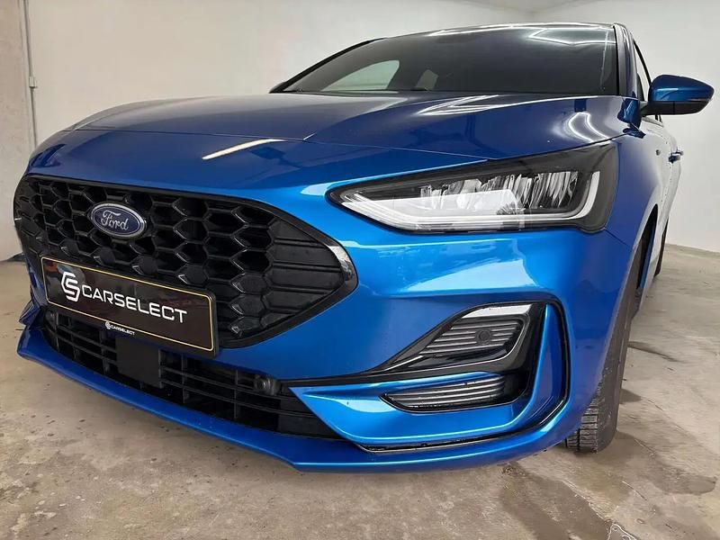 Bleu Occasion 2024 Ford Focus ST-Line Berline | 23 750 € (Prix juste) - Image 1/4