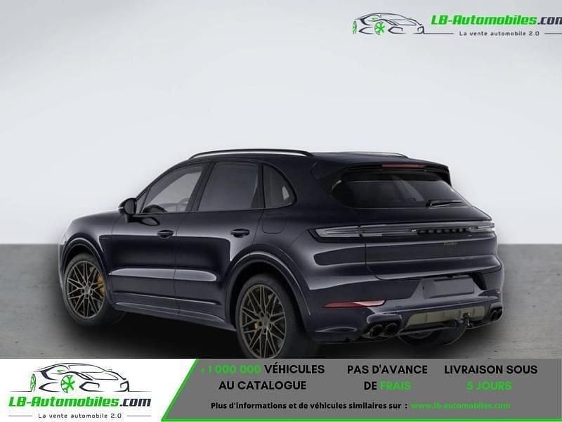 Utilisé 2024 Porsche Cayenne Turbo E-Hybrid SUV | 176 500 € (Prix juste) - Image 1/4