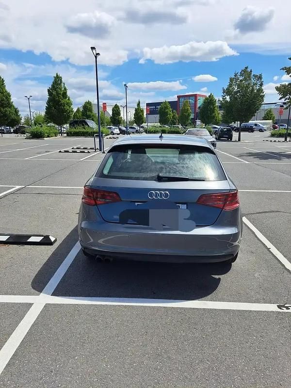 Gris Utilisé 2014 Audi A3 Sportback Ambiente Berline | 10 000 € (Prix juste) - Image 1/4