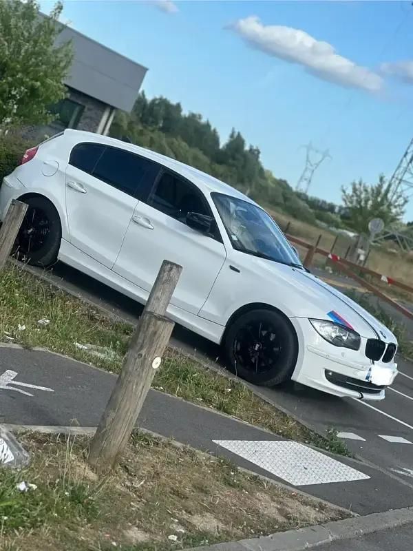 Utilisé 2010 BMW 118 Lifestyle Citadine | 6 500 € (Prix juste) - Image 1/4