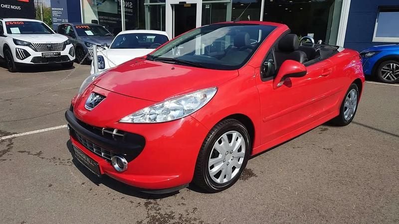 Rouge Utilisé 2008 Peugeot 207 CC Cabriolet | 5 900 € (Prix juste) - Image 1/4