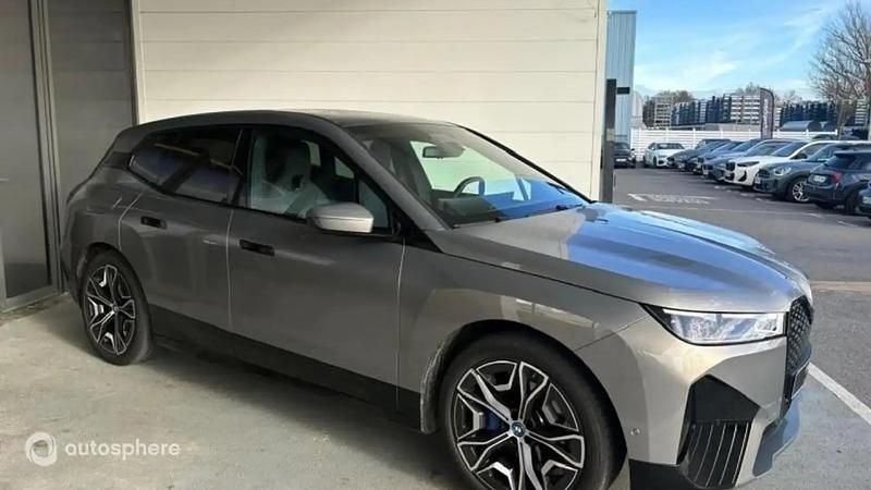 Gris Utilisé 2025 BMW iX Sport Line SUV | 54 090 € (Prix juste) - Image 1/4