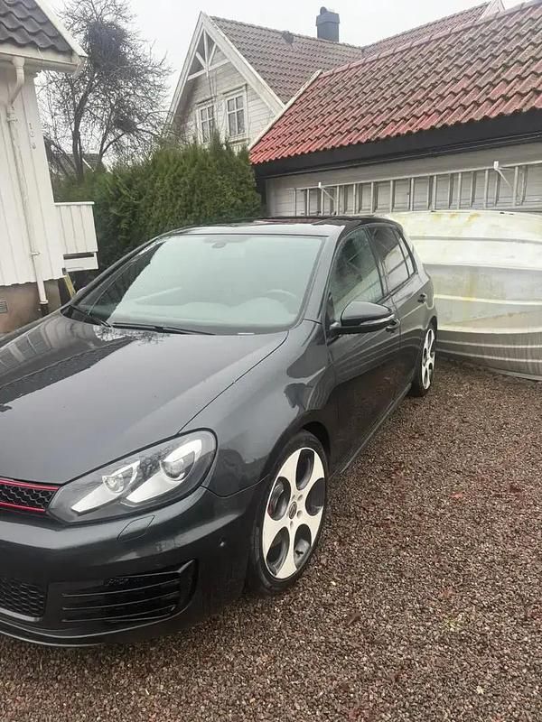 Occasion 2011 VW Golf VI Edition Berline | 2 700 € - Image 1/4