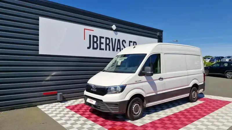 Blanc Utilisé 2023 MAN TGE Van | 27 590 € - Image 1/4