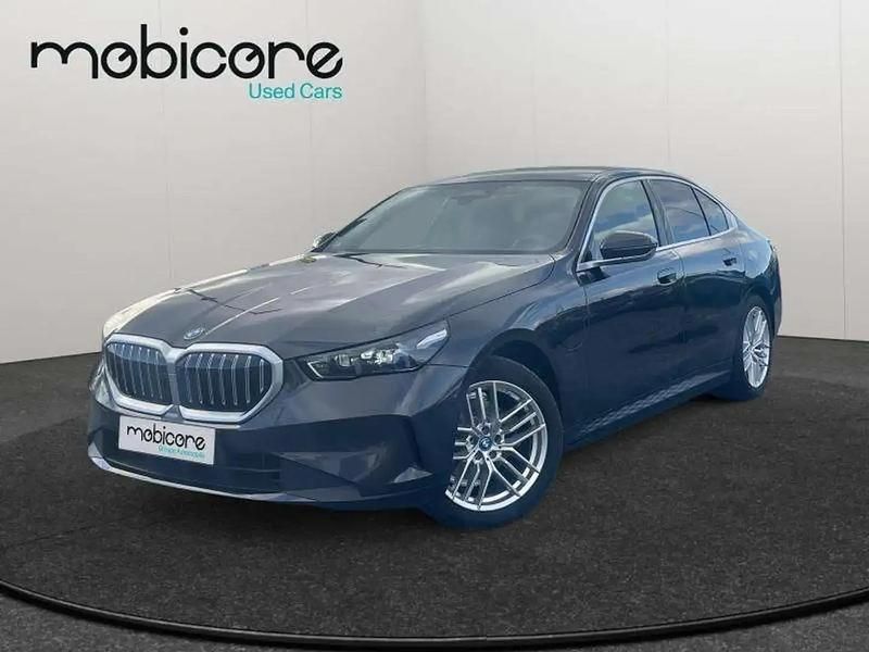 Gris Occasion 2024 BMW 530e Luxury Line Berline | 57 490 € (Prix juste) - Image 1/4