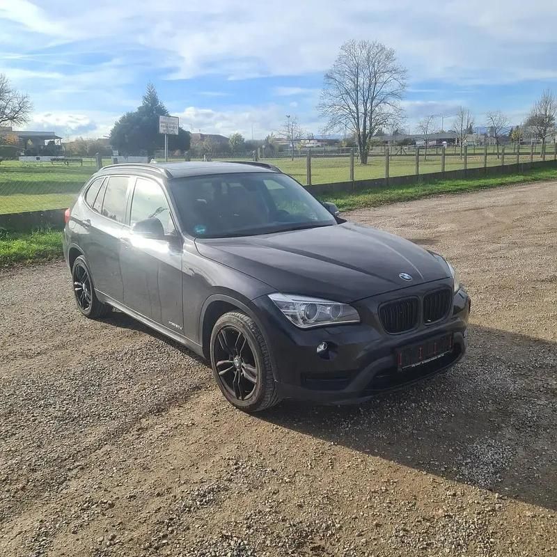 Noir Utilisé 2015 BMW X1 Sport Line SUV | 13 990 € (Prix cher) - Image 1/4