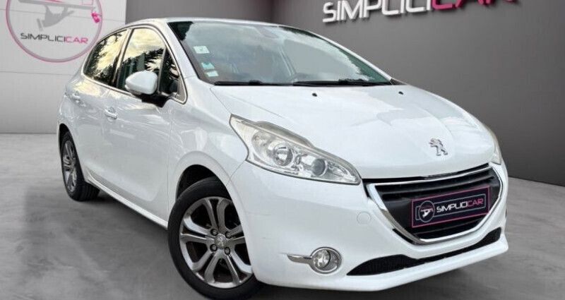 Utilisé 2014 Peugeot 208 Allure Citadine | 6 990 € (Prix assez cher) - Image 1/4