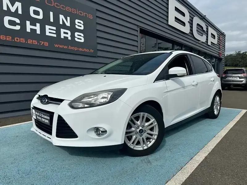 Blanc Utilisé 2013 Ford Focus Titanium Berline | 6 490 € - Image 1/4