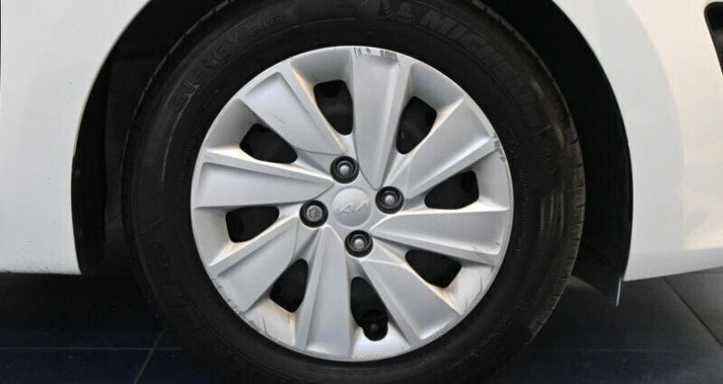 Image 4/4