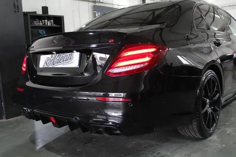 Utilisé 2019 Mercedes E220 AMG line Berline | 39 500 € (Prix cher) - Image 1/4