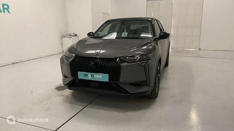 Gris Utilisé 2023 DS Automobiles DS3 Crossback E-Tense Performance Line Plus SUV | 20 999 € (Super prix) - Image 1/4