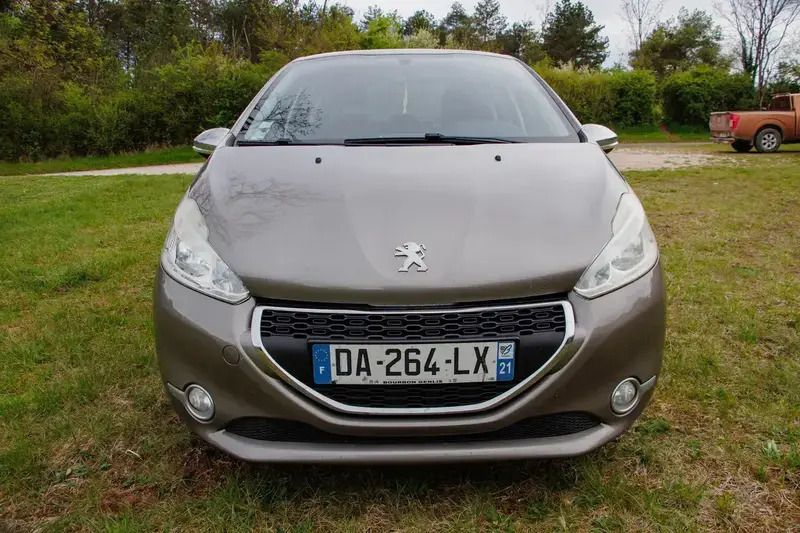 Utilisé 2013 Peugeot 208 Citadine | 5 500 € (Prix juste) - Image 1/4