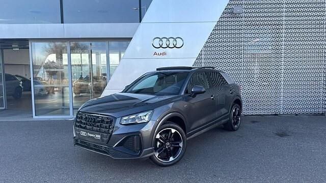 Gris daytona nacré Occasion 2025 Audi Q2 S-Line SUV | 43 990 € - Image 1/4