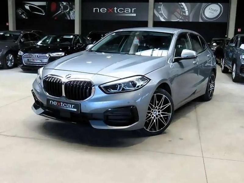Gris Occasion 2022 BMW 118 Sport Line Citadine | 23 490 € (Bon prix) - Image 1/4