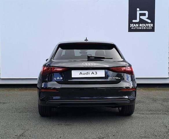Occasion Audi A3 Sportback e-tron Business 150 ch (110 kW) 2024 Noir mythe métallisé Citadine