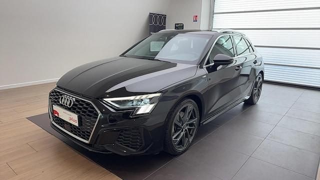 Noir mythe métallisé Utilisé 2023 Audi A3 S-Line | 34 900 € (Prix cher) - Image 1/4