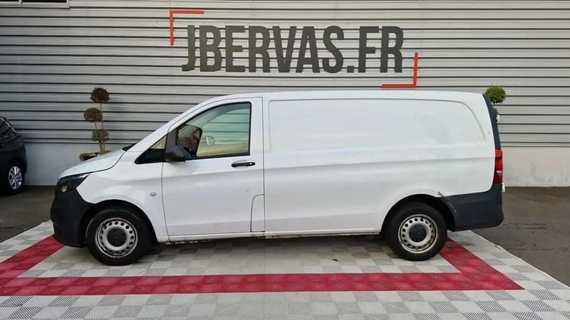 Blanc Occasion 2021 Mercedes Vito Van | 23 999 € - Image 1/4